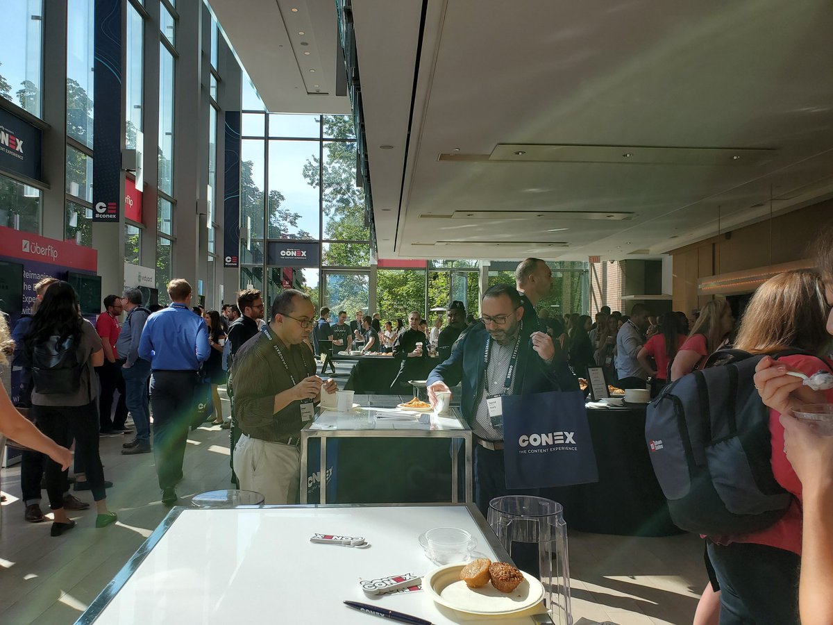 LonnaWhiting's tweet photo. What a gorgeous morning at @uberflip #conex. Met the @sigstr people. If you feel like injecting your email sig with high-octane coffee, these folks are legit. #conex #convinceandconvert #contentexperience #writing #findyourwords https://t.co/GooMJRU6ju