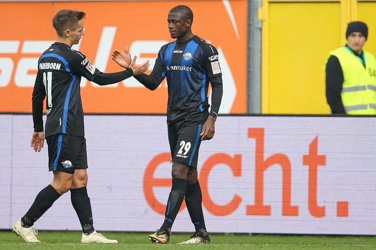 footballliveCH's tweet photo. “I am pleased to have played my first Bundesliga match, it was so unfortunate we lost the match, but there’s always a chance for improvement” -Super Eagles Defender Jamilu Collins on his first Bundesliga game against Bayer Leverkusen

#footballliveng #collins #waveurbanner https://t.co/w7pxl5Y4sm