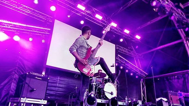 REWIND FESTIVAL 
#bass #bassist #fender #jazz #live #livemusic #rewind #festival #stage #lights ift.tt/33OsVwY