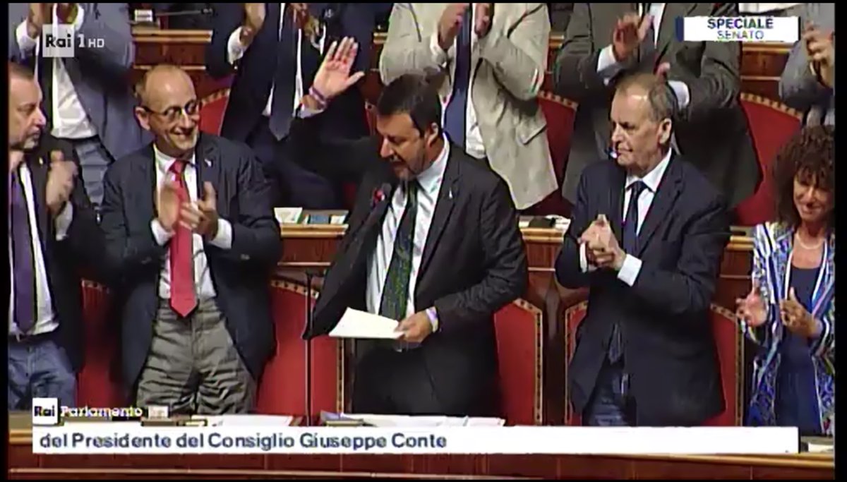 Il saluto #CrisiDiGoverno