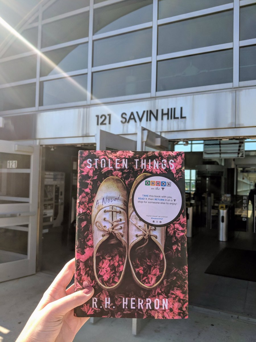 BostonTBooks's tweet photo. Today we’re sharing the heart-stopping novel #StolenThings by @rachaelherron! When 911 operator, Laurie gets a call from her own daughter, it sets in motion a hunt for to clues to the missing evening that uncovers a conspiracy neither of them could have imagined. #booksonthet https://t.co/YT24yzPIvG