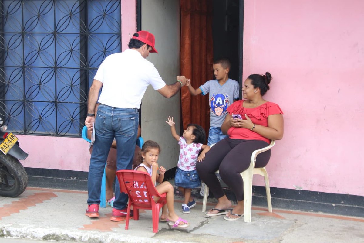 Nuestro ejercicio en Lejanías fue muy positivo, ver el trabajo y esfuerzo de caficultores y artesanos, fortalece nuestra convicción de ¡Hacer Grande al Meta!. Gracias a todos los lejanienses por sus muestras de cariño y compromiso.
.
#JuanSinMiedoGobernador #HagamosGrandeAlMeta
