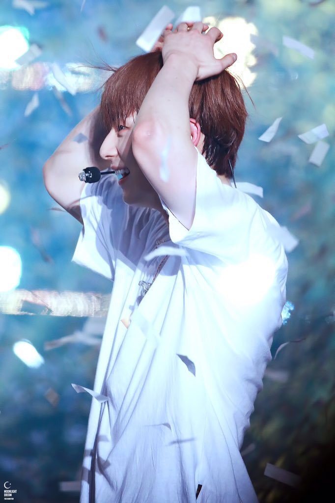 runminhyun's tweet photo. 정전기를 조심하세요 아주 귀여워지니까 https://t.co/gWMjy6aAgw