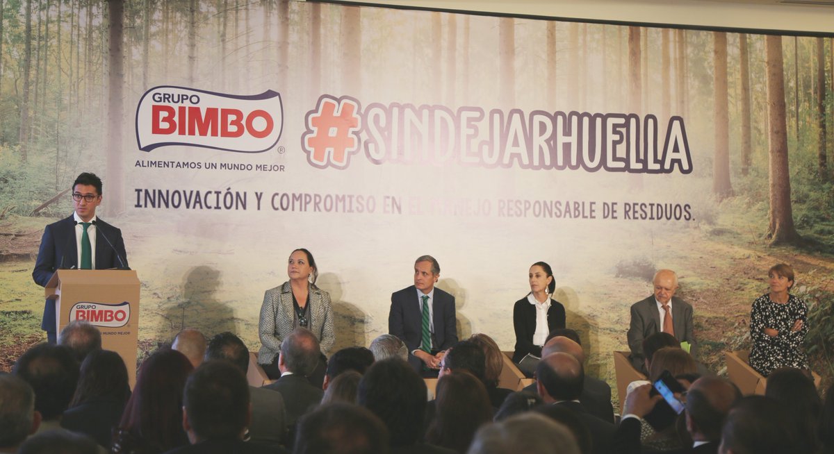 Agradecemos la presencia de la Dra. <a href="/Claudiashein/">Claudia Sheinbaum Pardo</a>, Jefa del <a href="/GobCDMX/">Gobierno de la Ciudad de México</a>; Dr. Mario Molina, Premio Nobel de Química; Mtra. <a href="/doloresb_planet/">Dolores Barrientos Alemán</a>, Representante en México del #PNUMA y Anne-Marie Delort, Directora de Investigación en la Universidad Clermont-Ferrand en Francia.