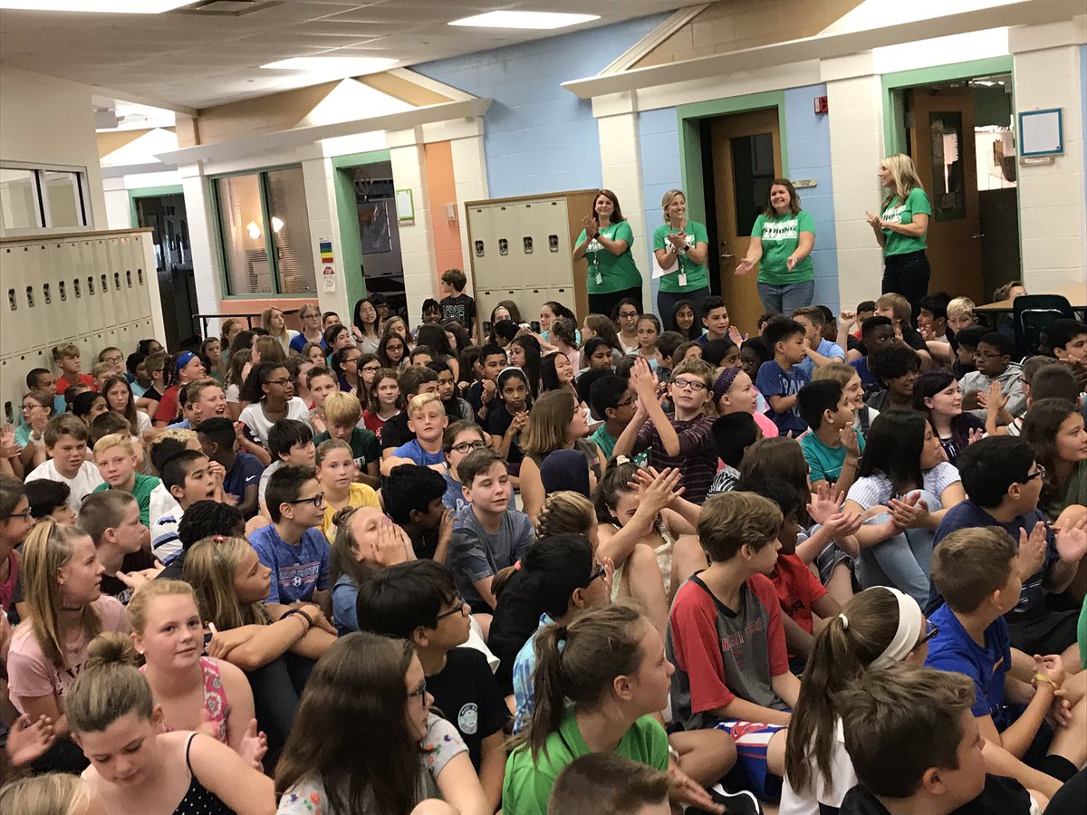 NancyKellyMI's tweet photo. Getting to know your teachers and the people in the wing! It’s great to be back with friends, old and new! #MCSday1 https://t.co/VDG8xiZccc