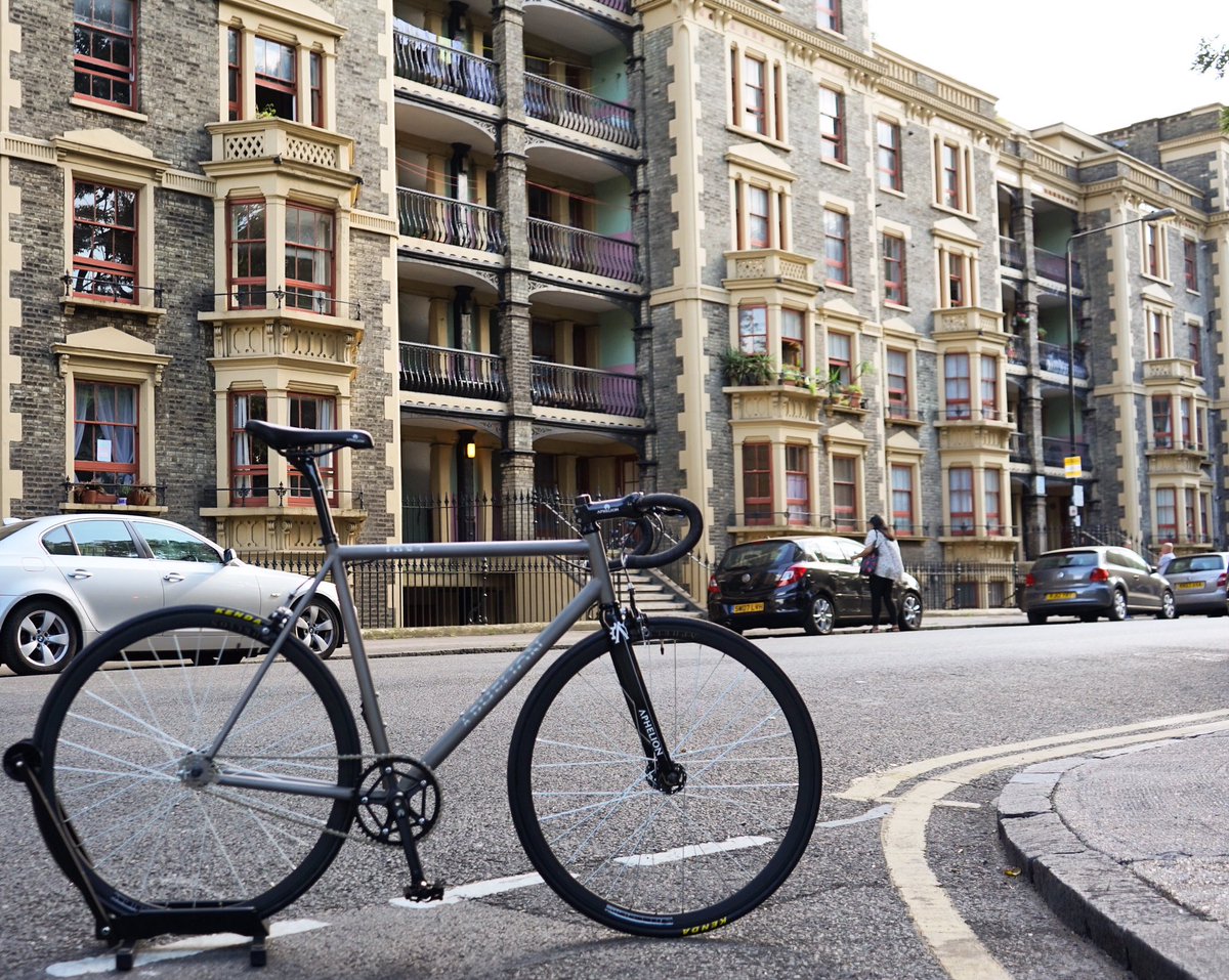 AphelionCycles's tweet photo. Titanium frameset built to last a lifetime. 🔨

Available at:
💻 https://t.co/BMcVTjKMFq

#aphelioncycles #bike #bicycle #cycle #cycling #ride #fixedgear #fixed #singlespeed #roadbike #commute #cityride #uk #carbon #steelisreal #custom #bespoke #londonbikes https://t.co/U2Fdeye2TM