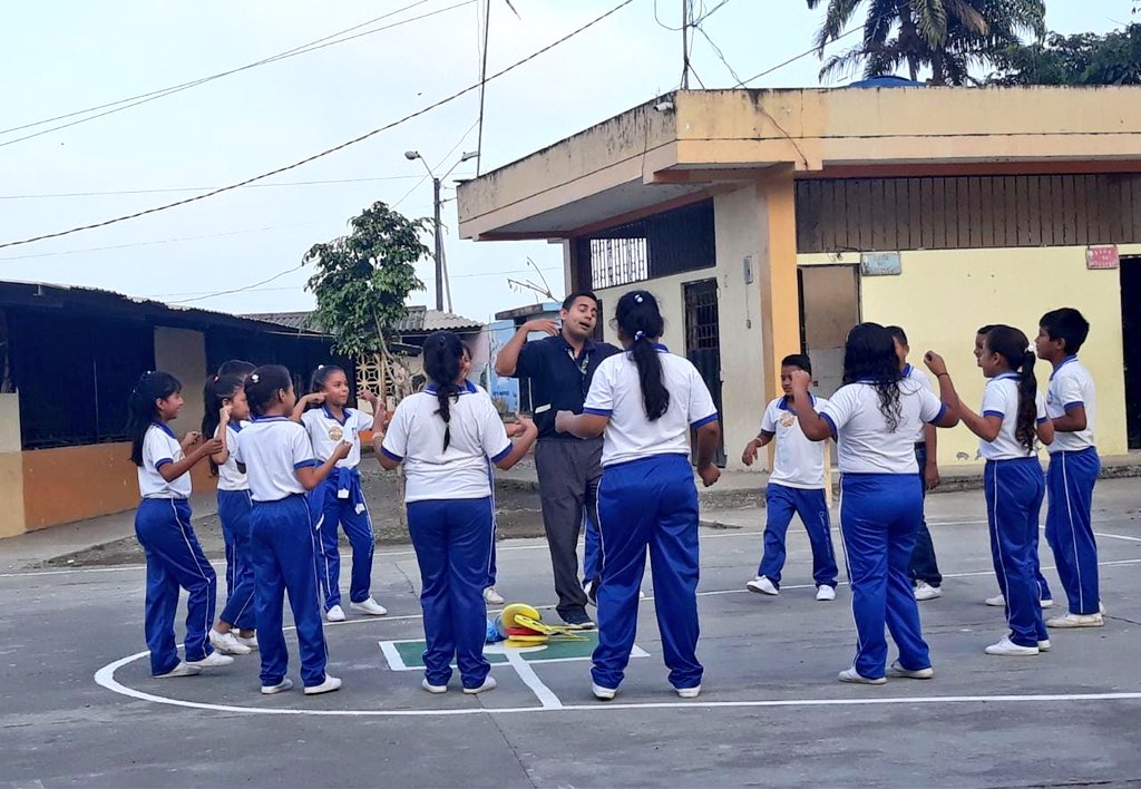 EducacionZ5_Ec's tweet photo. Ayer fueron evaluados un total de 703 aspirantes al Magisterio del régimen Costa. Actualmente se sigue evaluando a los postulantes. #SomosEducaciónEC https://t.co/cJx4St67BX