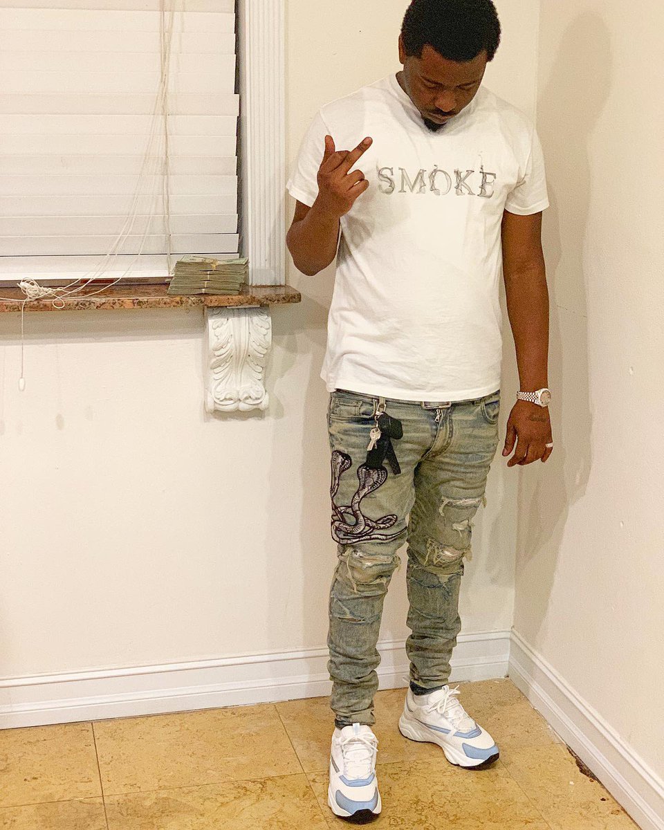 DipEx_Els's tweet photo. Worrying About How I’m Eating You Gone Fuck Around And Starve🤷🏽♂️ #DaBreeshWay🧟♂️ https://t.co/KWYbkvA1Is