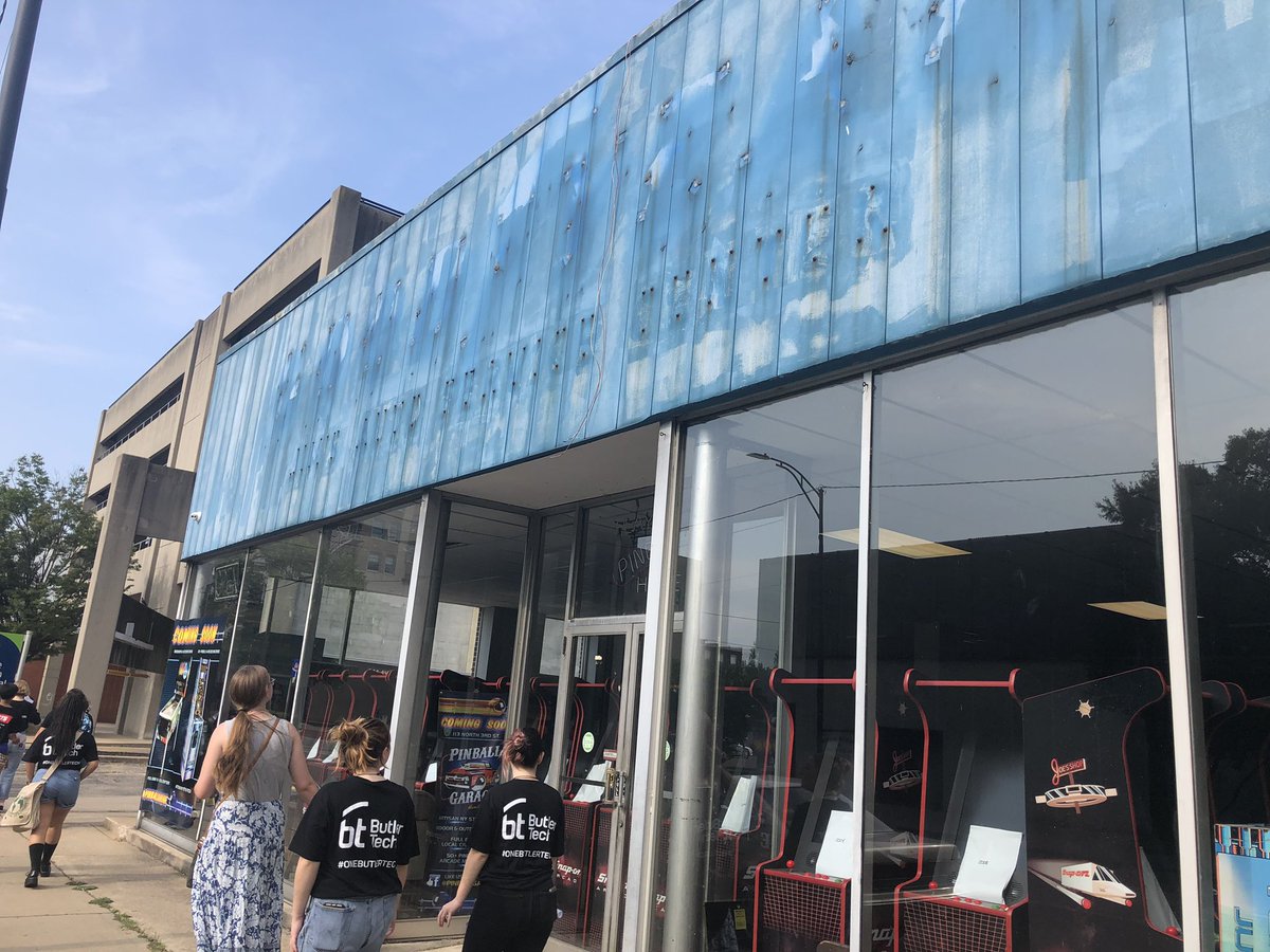 SammiKateP's tweet photo. Enjoying the tour of newer developments and businesses in Hamilton today!! Our @ButlerTech School of the Arts students are super excited to start formulating their business plans and digging into data!! #hamiltonremix #stats #probability #ibelieveinhamilton #onebutlertech https://t.co/oOpqaUQ2Yu