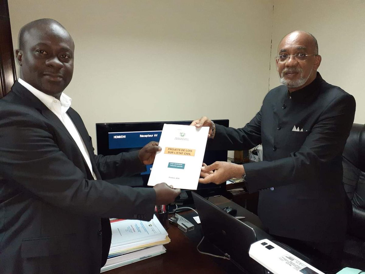 RCojelpaid's tweet photo. @OSIWA1 @RCojelpaid #CADEC
#Mission en Côte d'ivoire
Rencontre d'échanges avec le Conseiller technique et Point focal Apatridie M. Paul KOREKI du ministère de la justice et des droits de l'homme, ce fut de véritables cours magistraux sur les états civils dans les pays de l'AOF https://t.co/1193nXe0RJ