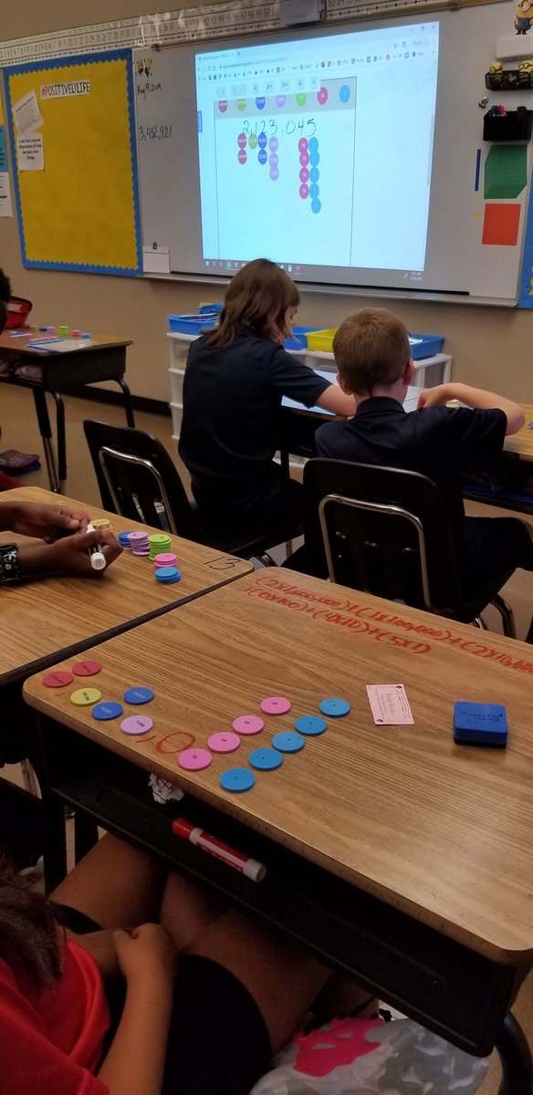 lmathews4th's tweet photo. Expanded notation, with a partner, using our place value discs.
#lsmathchat #lsmustangs https://t.co/WhlHPWeJEq
