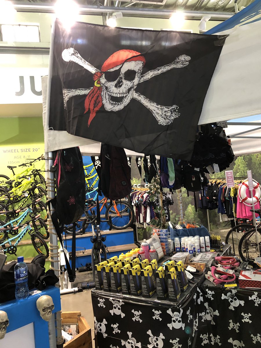 AndrewMclean's tweet photo. Watch this space. @cyclelab_ZA nationally has something special starting Thursday. Come loot our Treasure chest. Over R20mil of loot must go #bigbounty #makeusanoffer https://t.co/Ze7qLUVkZD