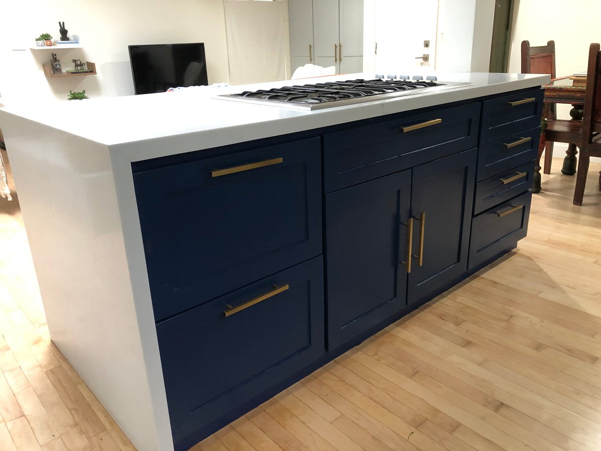 aurea_stone's tweet photo. Navy has such sophisticated feeling when pairing with our beautiful #aureastone marble look in #lincoln. Look at this golden accents and Spanish tiles!
Design by @nasimdesigns
Distributor @modulmarble
#navykitchen #marblelook #countertops #interiordesign #mediterraneanstyle https://t.co/57XeY7VLYk