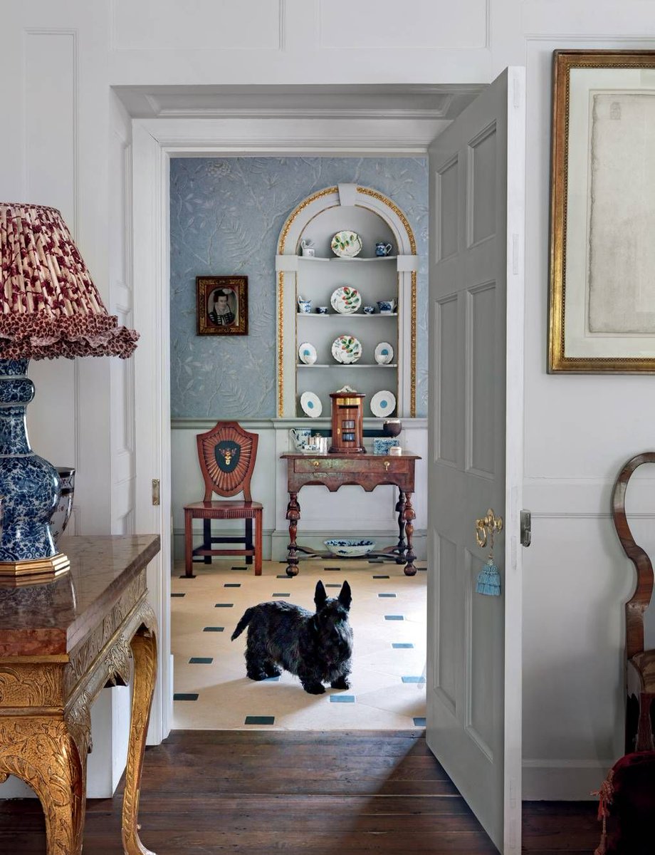 _houseandgarden's tweet photo. A Wiltshire manor house informed by a deep love of eighteenth-century style: https://t.co/qQVquGQQP2 https://t.co/5z3hDs9QwC