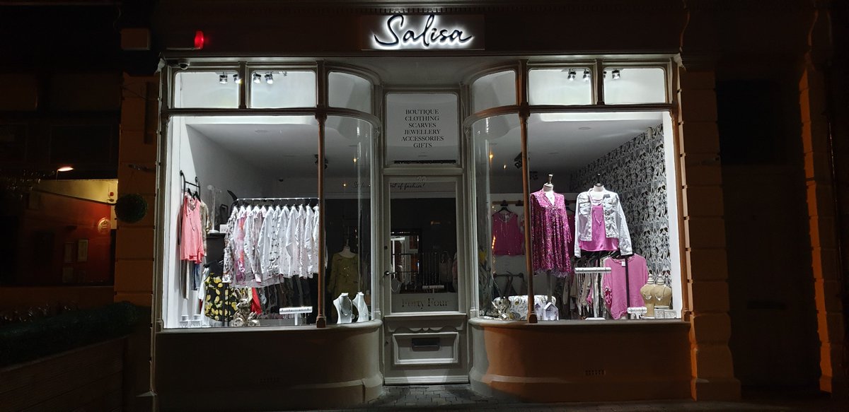 Salisa Boutique at night.....  loving the pop of fuchsia xx #fashionboutique #womenswear  #fashion #fashionaddict #shoplocal #westjesmond #newcastleupontyne