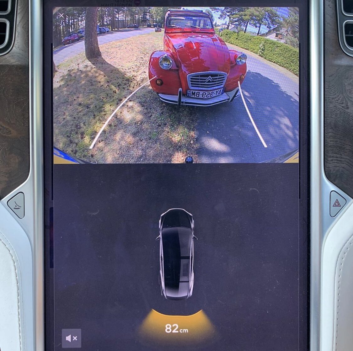 TeslaX_Onyx's tweet photo. Future vs past
—
#tesla #teslax #teslamodelx #ev #2cv #2chevaux #onyx #elonmusk @elonmusk #modelx #electric #electricvehicle @tesla @TeslaMotorsClub https://t.co/avI2jrP6bg