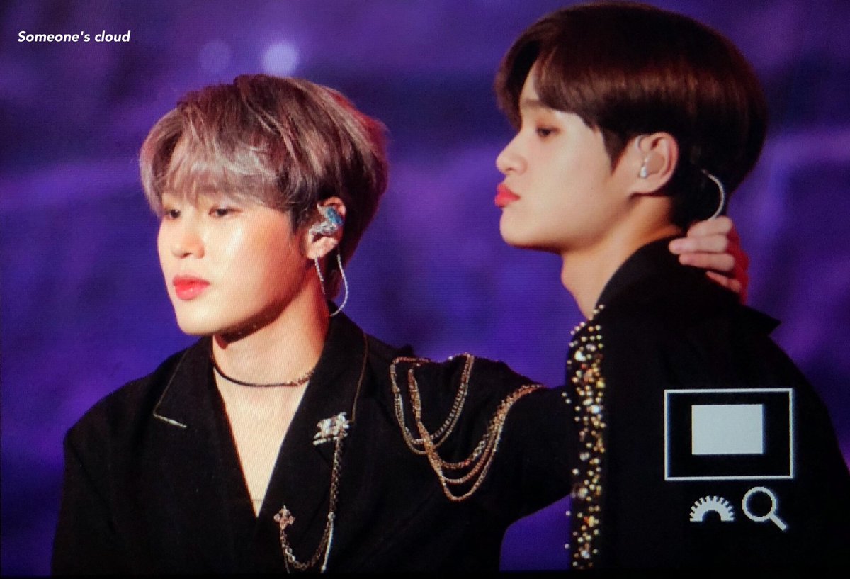 someonescloud's tweet photo. 190820 셀럽티비 플뷰

보기 좋구 이뻐 ❤️💙

#하성운
#HASUNGWOON https://t.co/Bbq5mFaSQb