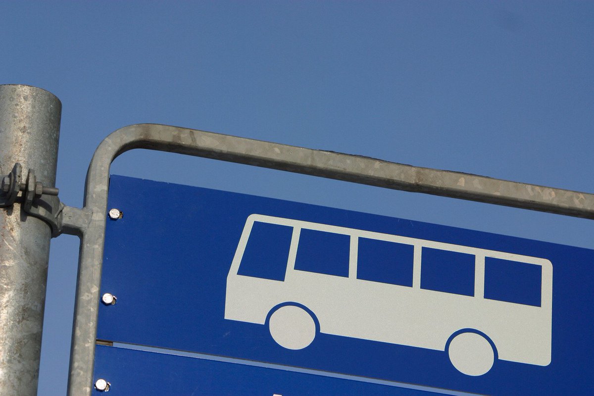 kkv_uutiset's tweet photo. Bussikartelliasiaan päätös – korkein hallinto-oikeus korotti seuraamusmaksuja. #KHO:n mukaan osapuolet ovat suunnitelmallisesti estäneet bussimarkkinoiden avautumista #kilpailu’lle ja #kartelli’sta on aiheutunut haittaa kuluttajille. https://t.co/F5O0KoeZGg https://t.co/2PMbDRBBYm