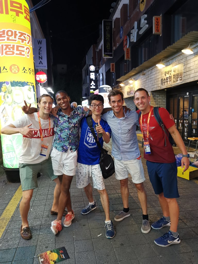 Loic_Guilpain's tweet photo. 🏊 Fin de ces #FINAWorldMastersChampionships à #Gwangju avec des résultats satisfaisants bien que perfectibles 😅 mais surtout des rencontres et des moments inoubliables 😍
Merci à toutes celles et ceux qui m'ont soutenus durant cette aventure
#MakeTheWaveMasters
#FINAGwangju2019 https://t.co/lBNlUAvuy6
