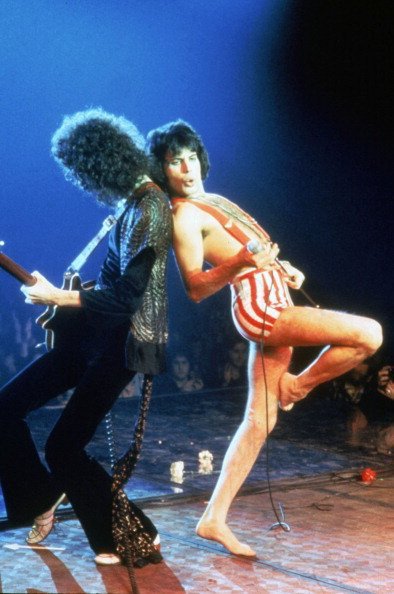 crockpics's tweet photo. Brian May and Freddie Mercury on stage, 1977. Photo By Brian D. McLaughlin. https://t.co/ITLIh4jTns