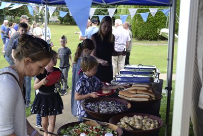 Coldcontrol's tweet image. To celebrate Cold Control&apos;s 30th anniversary, we held a family fun day for all staff and their families. The BBQ was a big hit, there was entertainment for the kids and, of course, games for the adults too. Take a look at some photos from the day!☀️