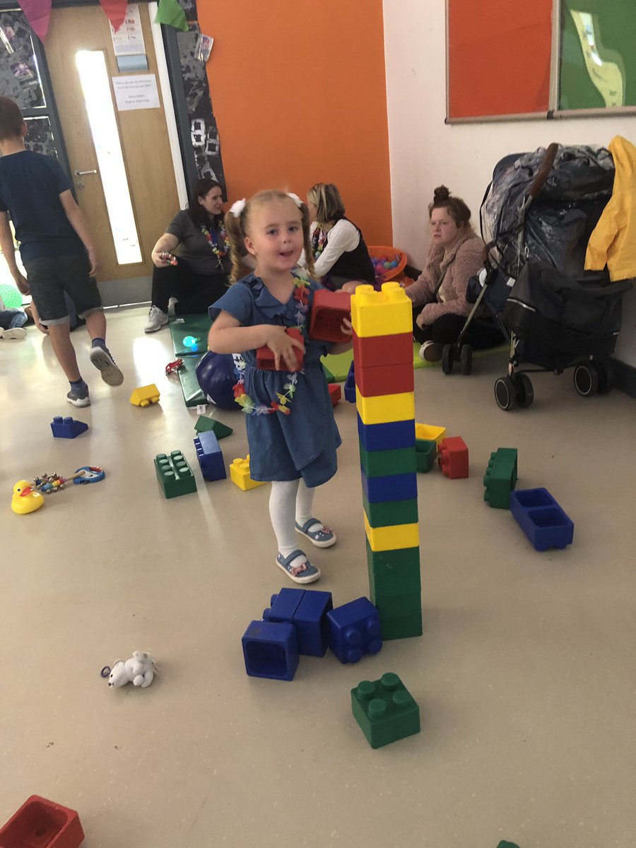 ForHousingLisa's tweet photo. Fitton Hill #playstreets you have been awesome!! Thank you @REELCIC for delivering five weeks of #familysummerfun. https://t.co/C0fj8IH2Vp