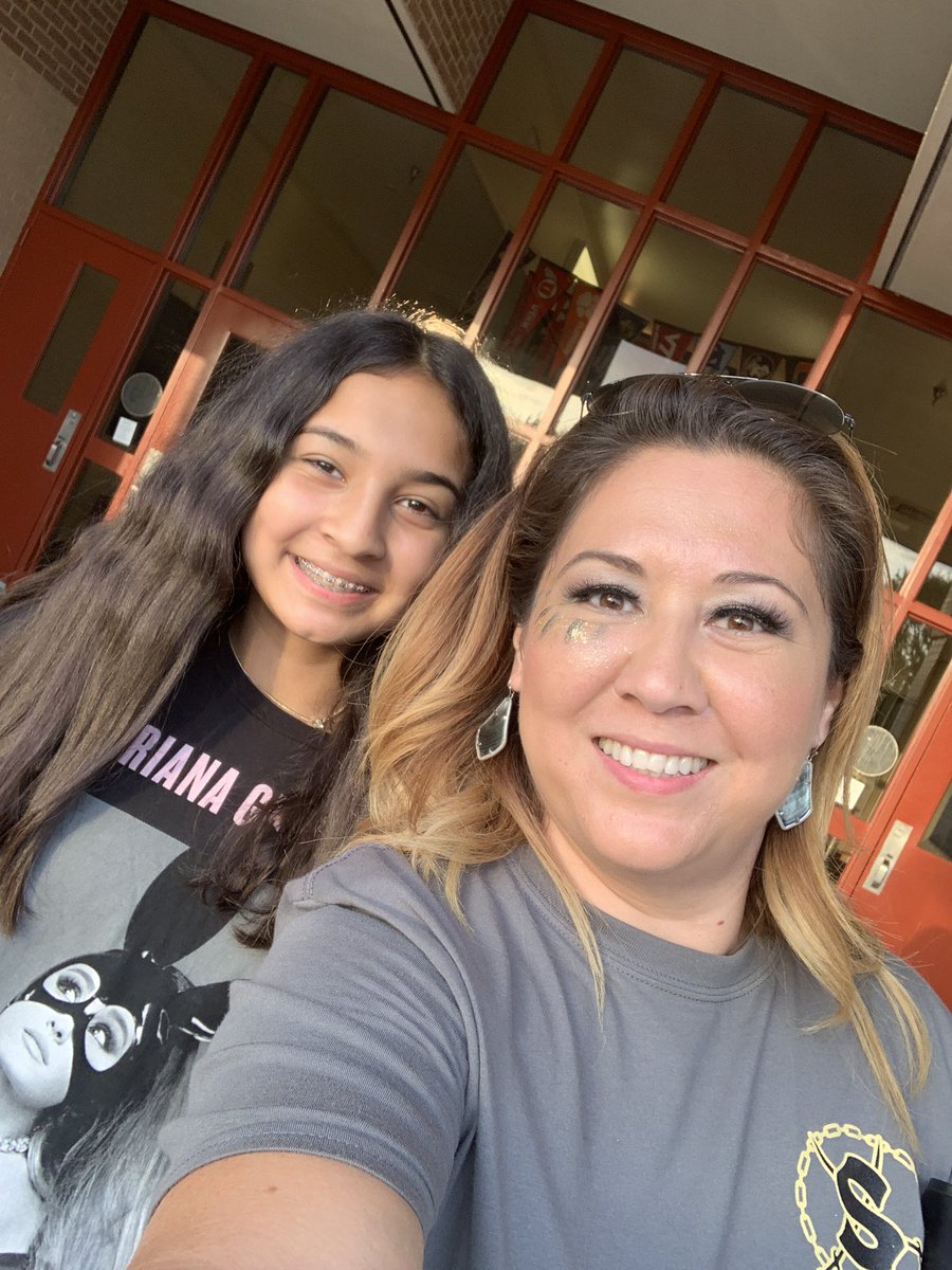 CelesteDLC96's tweet image. Headed to meet the teacher with my 7th grader! #WhereDidTheTimeGo #JBMS #Toreadors #MatadorCountry