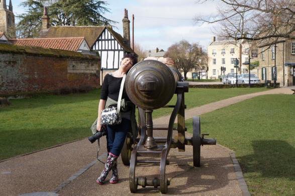 A bit of a flashback to about 3 hours ears ago - My mum used to walk me & my sister here when we were really little to feed the pigeons - no pigeons these days 😢 #Ely #PalaceGreen