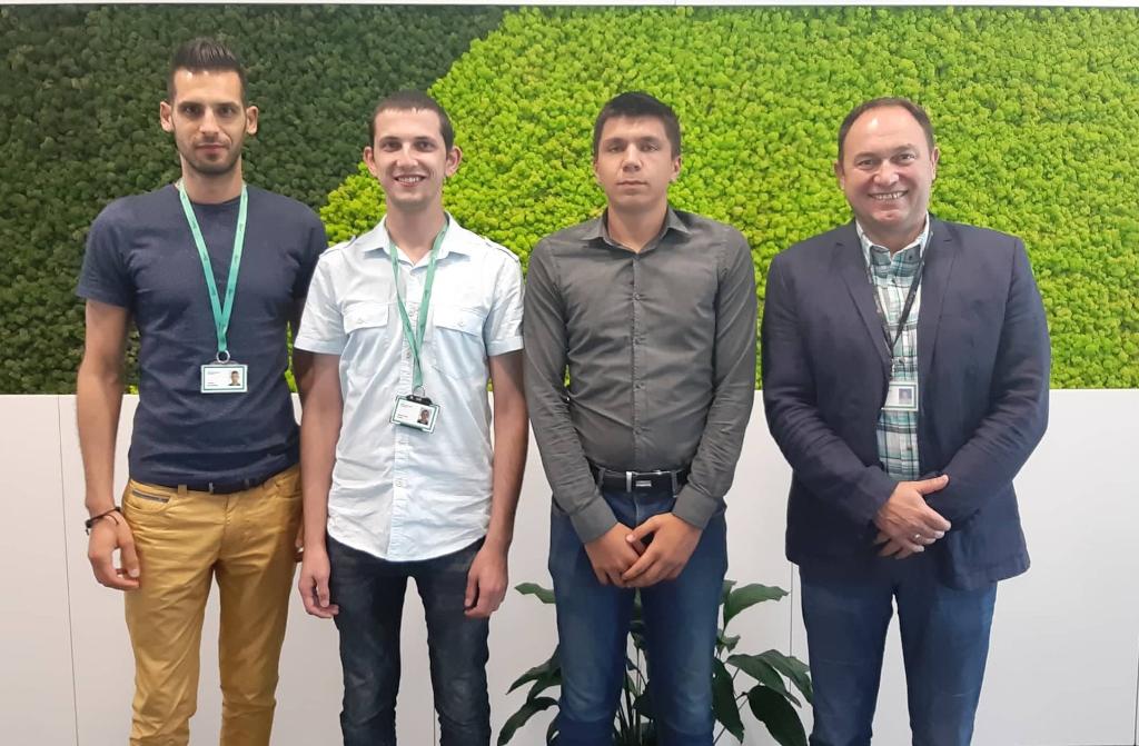 HPE_Careers's tweet photo. We congratulate #InternHPE for their great work🏆 and welcome them to their full time positions at HPE Bulgaria👏🙌🎉 Learn more about HPE's Interns & Graduate program here👉https://t.co/pPPrUoaOHi https://t.co/JTP3i8YcMw