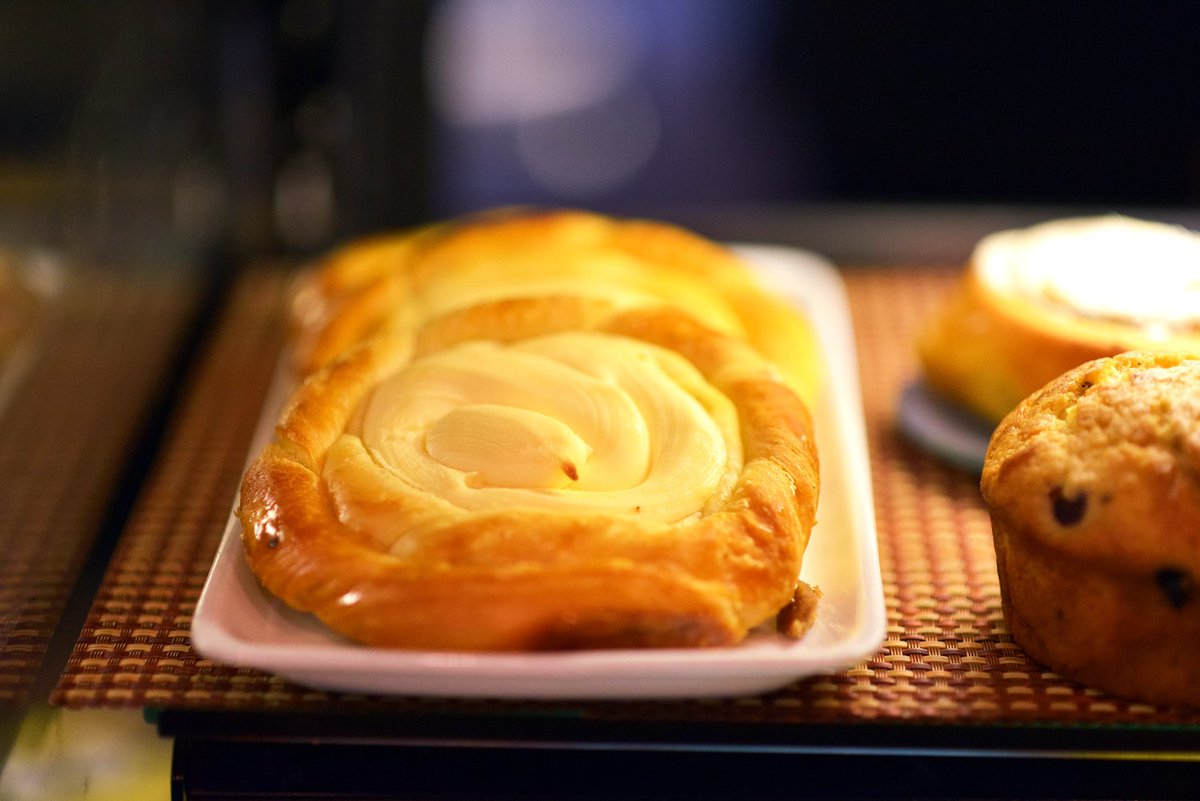 StoneMillBakery's tweet photo. Try an artisan Danish for a quick and sweet breakfast. Available in cheese or apple.
.
.
.
#StoneMillBakery #StoneMill #GreenSpringStation #BaltimoreFoodie #BaltimoreFoodies #TreatYourself #Bakery #BakedGoods #Danish #SweetTooth #TreatYourselfTuesday https://t.co/poMkHOi3YM