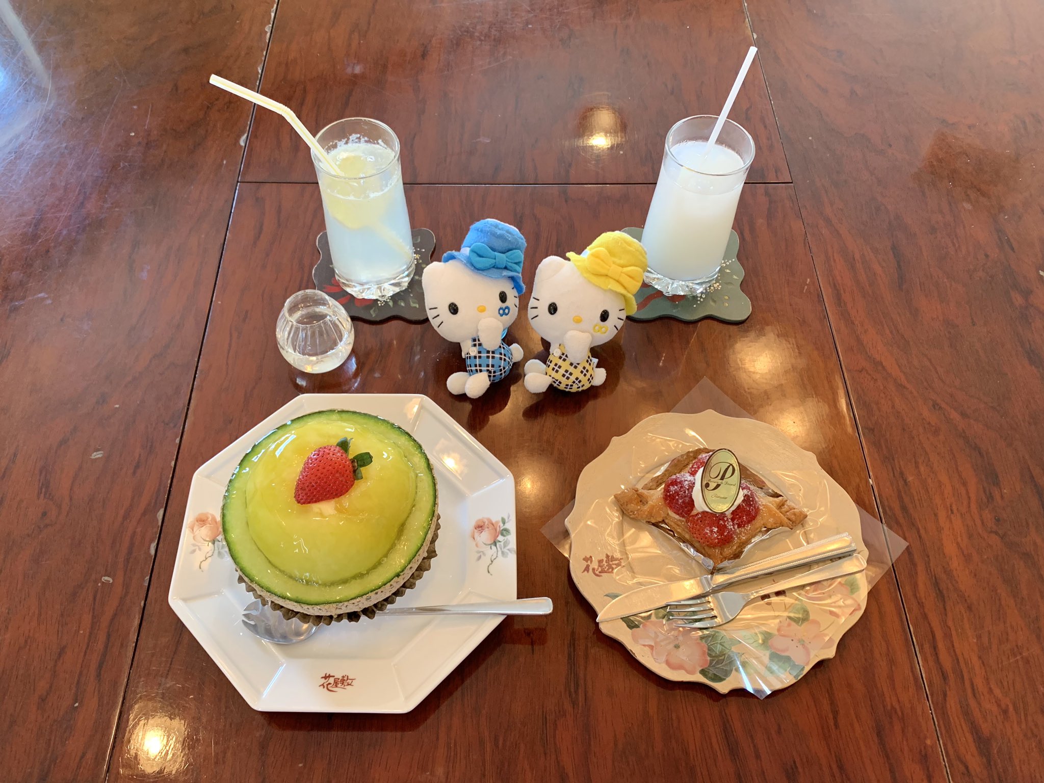 くらら 関ジャニ ロケ地巡り ジャニ勉 2 八尾 ヤンマー 前から行きたかったケーキ屋さん 花屋敷 本店 同じ席で彼らが食べたbigメロンといちごパイ頂いてきました 飲み物は亮ちゃんがカルピスでヤスくんが生レモンスカッシュ ヤンマー席指定で