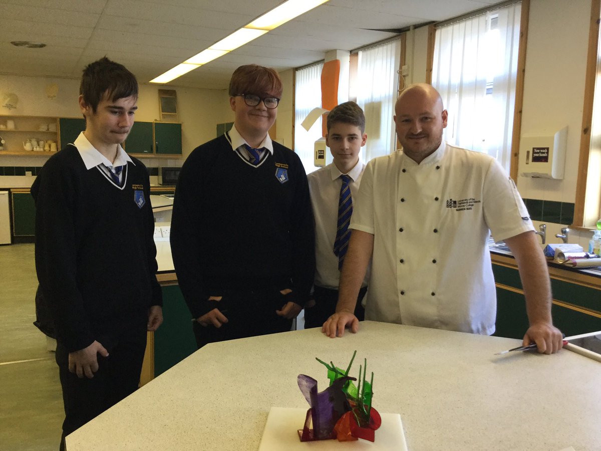 lossiehighHE's tweet photo. First day back at NPA bakery!  Chef Darren doing some sugar work😁😁 #bakery #sugar @LossieHigh @moraycollege https://t.co/7StK77lKiL