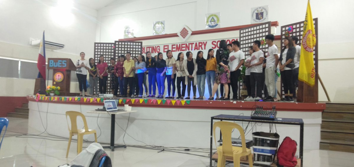 LieghVargas's tweet image. Seeing my fellow teachers standing on stage, mukha kaming hindi teachers, para kaming mga mag-highschool classmates. Hahaha.

Classmates!!!

#TeachersCongress2019Seminar
#ValuesFormation