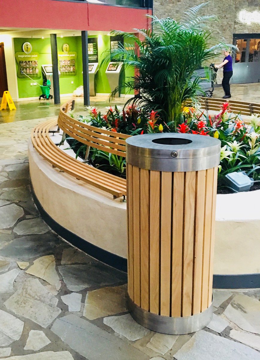 ExternalWorks's tweet photo. Co-ordinated #timber #streetfurniture from @BandBInnovation incl #litterbins, #seating and #bollards https://t.co/kJnsqdUQZd https://t.co/IxcgLMakn1
