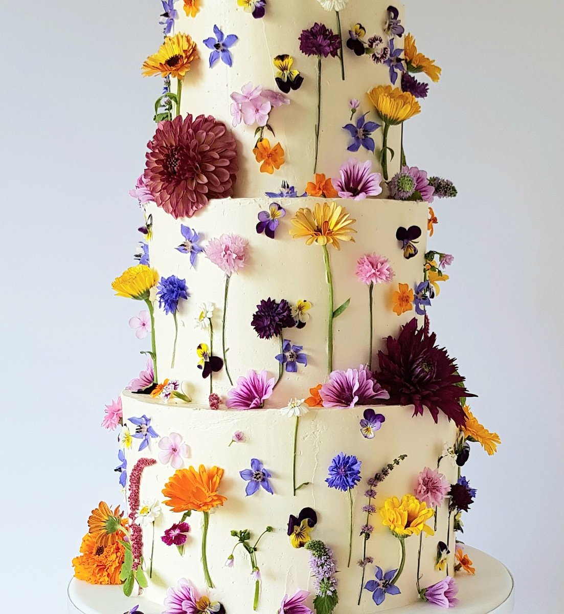 This weekends wildflower buttercream cake. Love this style! 
#weddingcakes #organicflowers #cakemaker