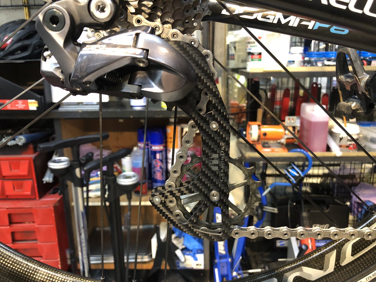 Kei__Allez's tweet photo. サポートして頂いているCarbonDryJapan様よりビッグプーリーキットのV3 PLUSを提供して頂きました！
大型化された12/17Tプーリーが存在感あっていい感じです✌️
これから乗り込んで行くのが楽しみです！
〔取付けはお世話になっている@jitenshakoubou さんにて！〕
#CarbonDryJapan #V3PLUS https://t.co/anHTQtwDaN
