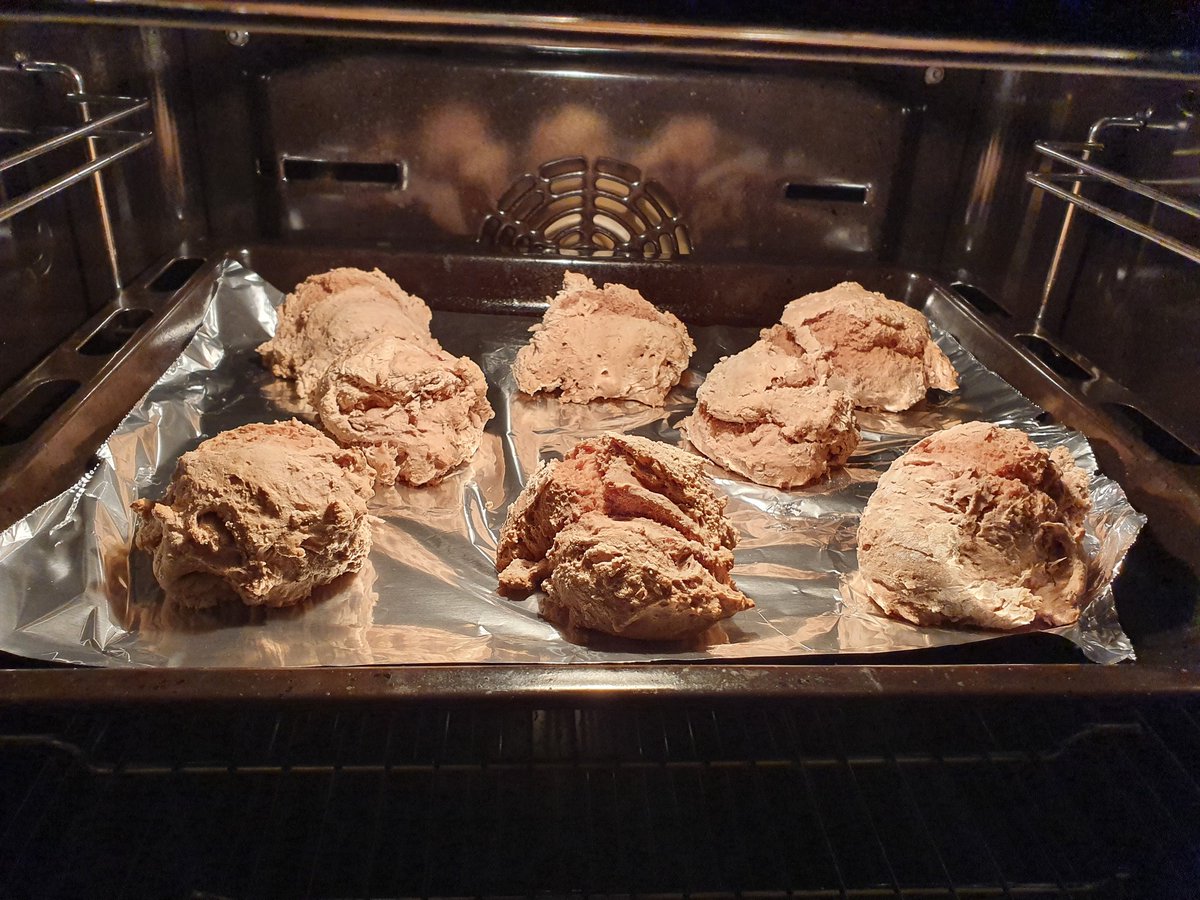 cocoavegan's tweet photo. I make my scones BIG. 8 red velvet scones, all #vegan 😋 #baking https://t.co/H28jiWYJzm