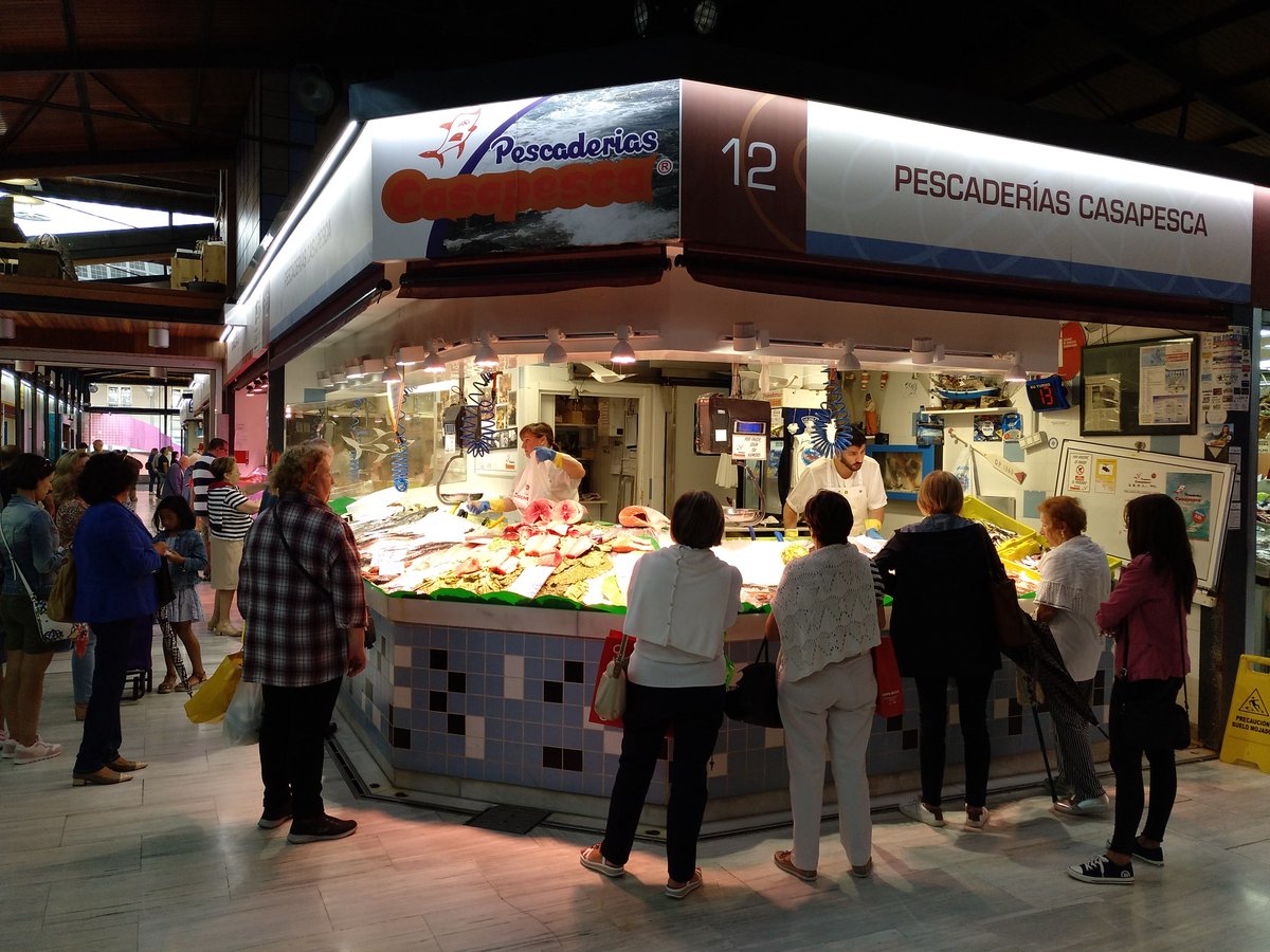 megustamimerca's tweet photo. Si estás de vacaciones no dejes de visitar los mercados municipales de la geografía española. Muchos de ellos son auténticas joyas arquitectónicas, llenos de colores, olores y sabores como La Plaza de #Avilés, en un entorno privilegiado del centro de la ciudad #megustamimercado https://t.co/A0azAlL6vR