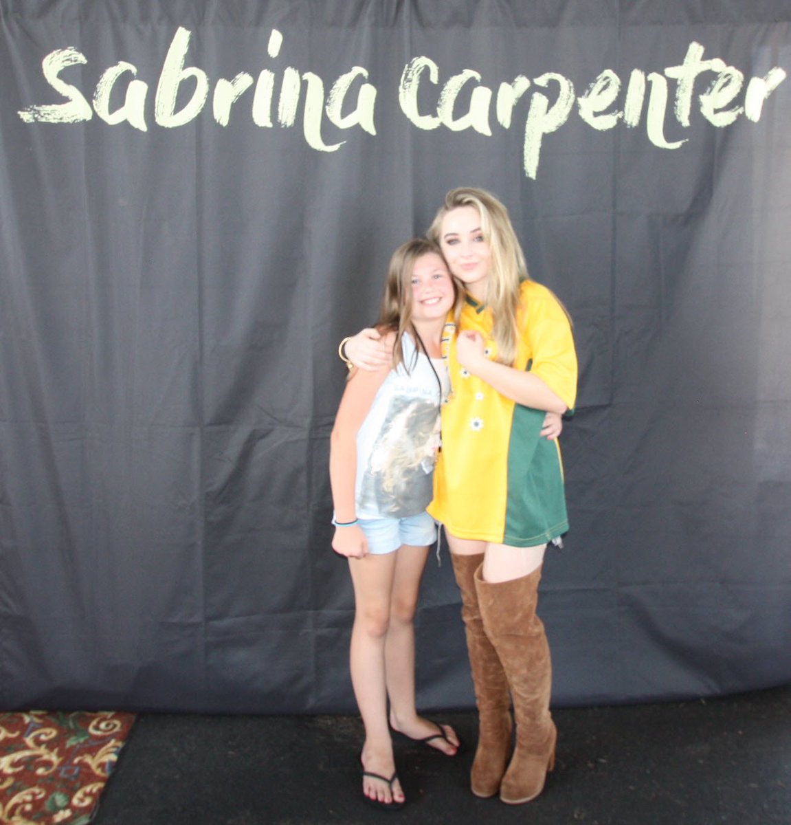 swayne_kelly's tweet photo. Love memories from 08/20/2016 and 08/20/2017 @SabrinaAnnLynn #sabrinacarpenter #foreverfans #showofthesummer #SOTS https://t.co/XYdWin5nHn