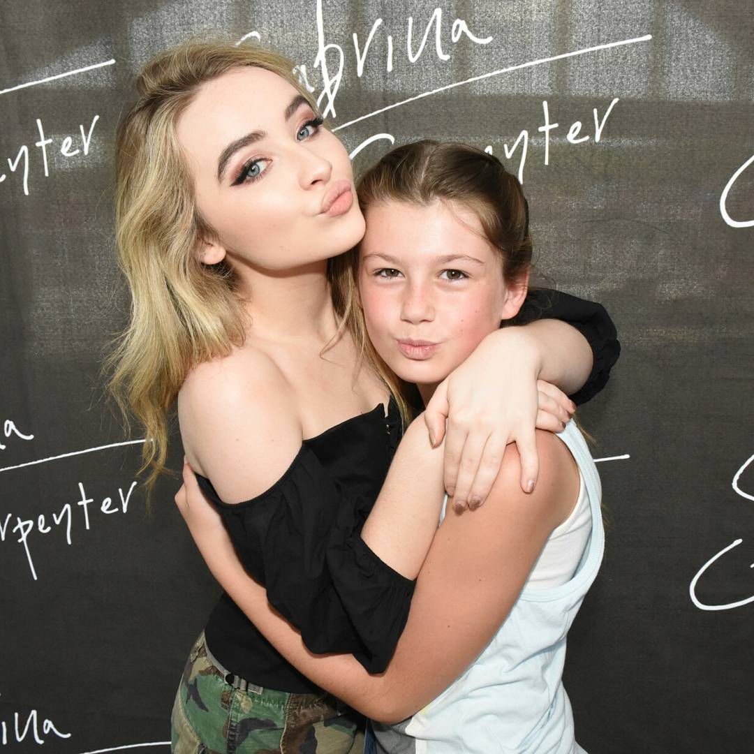 swayne_kelly's tweet photo. Love memories from 08/20/2016 and 08/20/2017 @SabrinaAnnLynn #sabrinacarpenter #foreverfans #showofthesummer #SOTS https://t.co/XYdWin5nHn