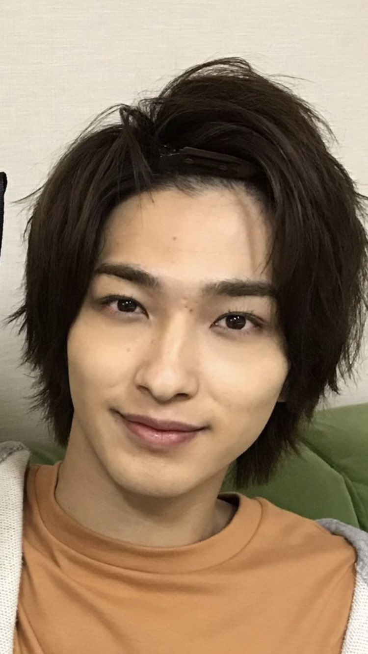 Miki Twitter પર 流星くんてセンター以外はほぼほぼヘビーサイドは左側なのよね 生え際は富士額ちゃん 横浜流星 よく見るとダブルピンで止めてる 毛流れとかすぐ見ちゃう T Co 1u0kcwssoc Twitter