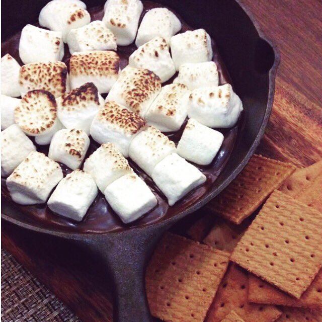 hmstringfellow's tweet photo. Next vid comes out Thursday!! Check out the premiere at 7 pm EST! Let’s have s’mores ☺️ https://t.co/tQyBzCFXDT
