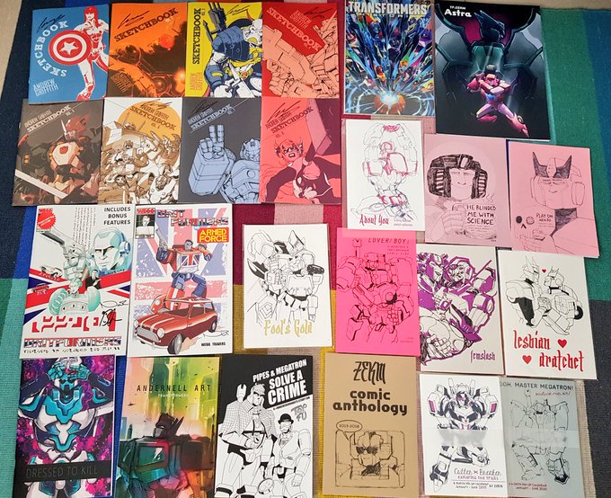 I tried to buy as much as i could from everyone but it was such a crazy weekend and i wish i could've spent more time(and money) with each and every wonderful person! Here's some samizdat, art prints and stickers/badges i got this year! 