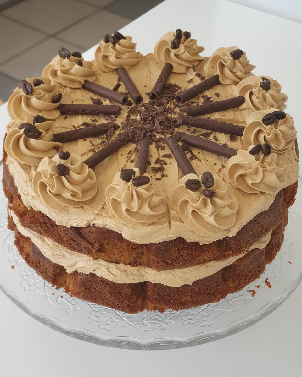 EllensCobh's tweet photo. Yummy 😋 Coffee Cake

Treat yourself to a slice, you deserve cake 👌

Fresh baking everyday at Ellen's.

#Cobh #Cork #Ireland #Fresh #local #ingredients #food #foodie #events #catering #deli #DoorstepSambos #CakeMaking #savoury #Sweet #glutenfree

@GreatIslMedia https://t.co/A0RxbfVJre