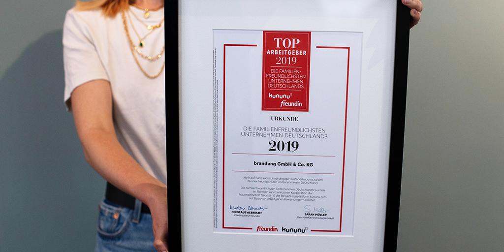 brandung's tweet photo. #yeeeha wir sind wieder „Top Arbeitgeber 2019“ als eins der familienfreundlichsten Unternehmen Deutschlands!🥳 https://t.co/7tONMsUkut