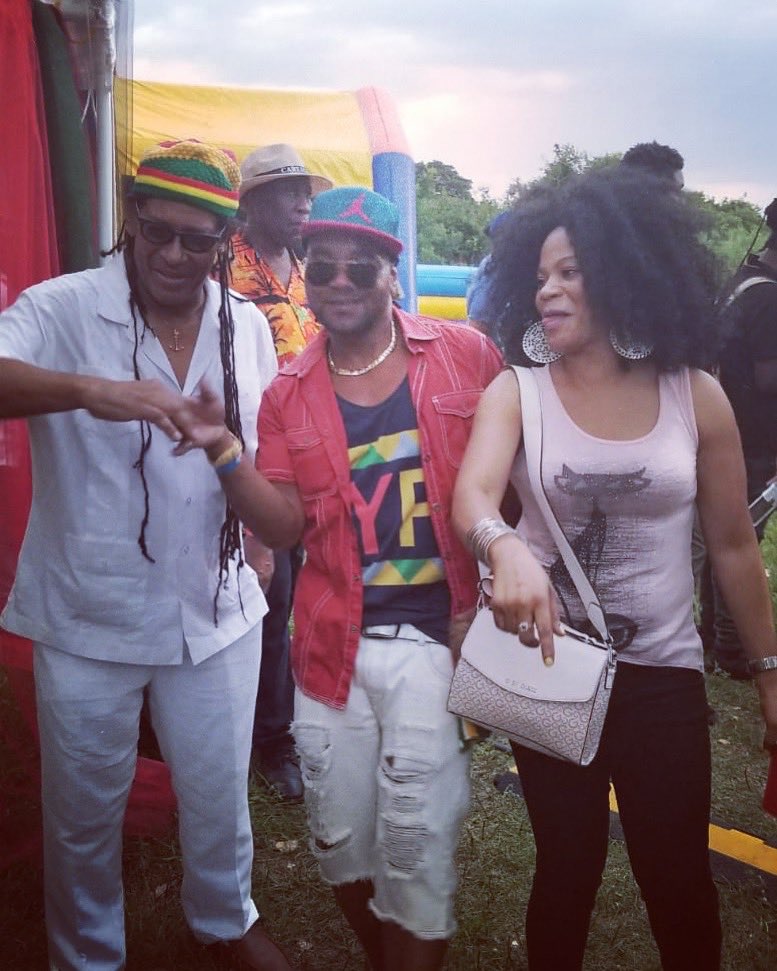1Rayvon's tweet photo. Marcus Garvey Reggae Fest ! #rayvon #artist #backstage #busy #runnings #movements #live #side #stage #performer #reggae #music #gtcent #jamkam #rouring #touring #sound https://t.co/kUe8F31iHZ