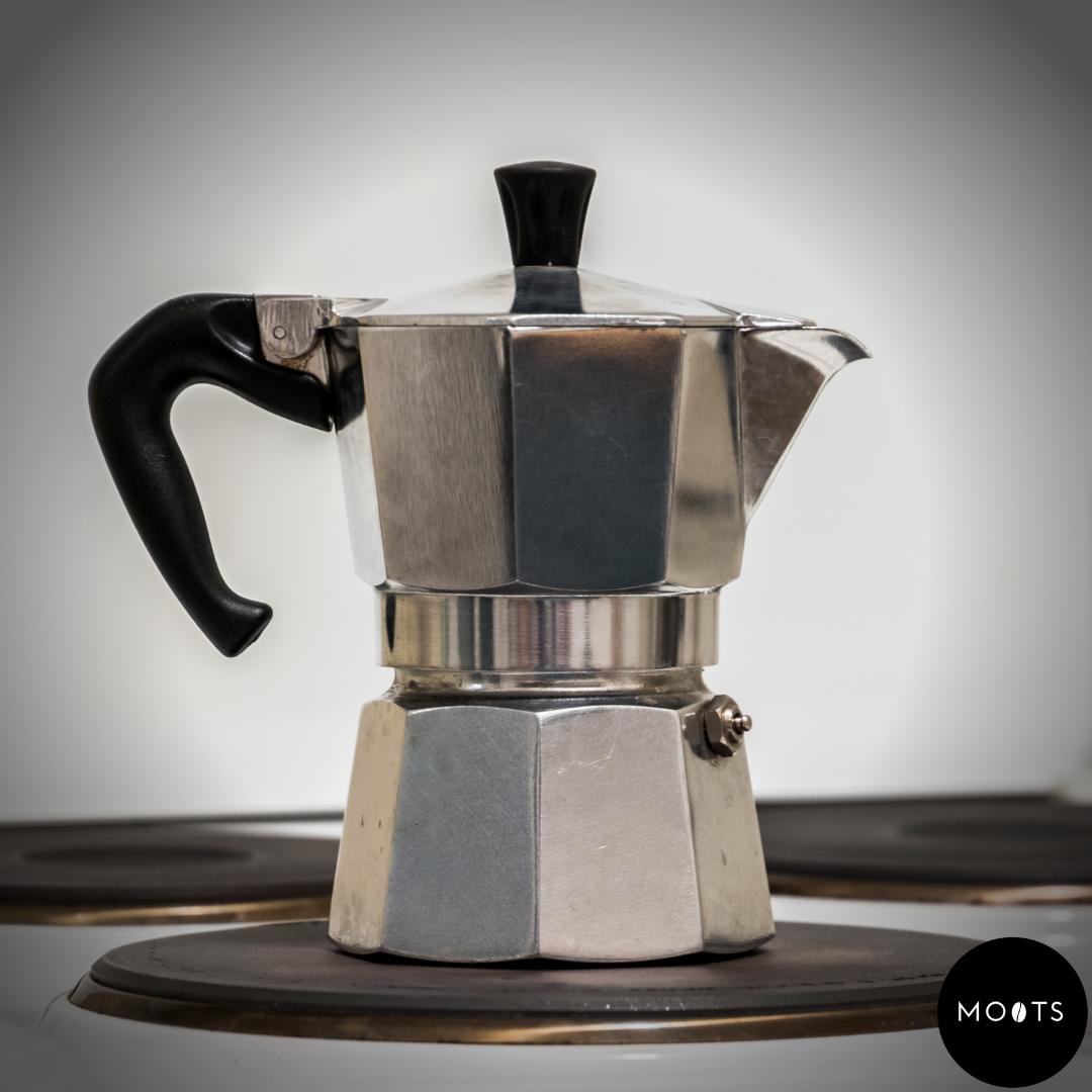 ¿Ya conoces la cafetera Italiana? 
Este método ofrece una taza rica en cuerpo y aromas. Se recomienda un molido fino.