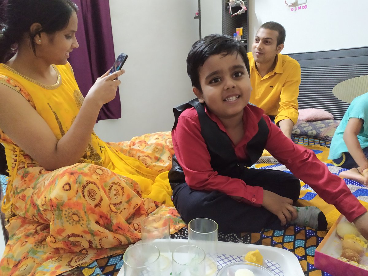 yadavmunna98's tweet photo. @yadavneetusingh @Shaurya49955425 after long time, on the occasion of Rakshabandhan with family... Thanks giving to all https://t.co/vsrqLDFeIu