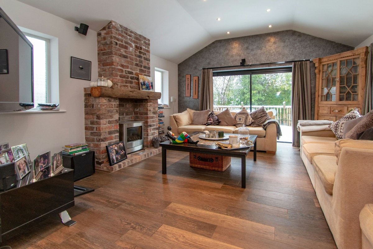 WatersonsEASale's tweet image. **#NEWPRICE!!** Warwick Drive, #Hale - £1,350,000 - #5Bed #Detached - CALL TO BOOK YOUR #VIEWING NOW! 0161 973 6688 #Property #EstateAgents #HaleTown