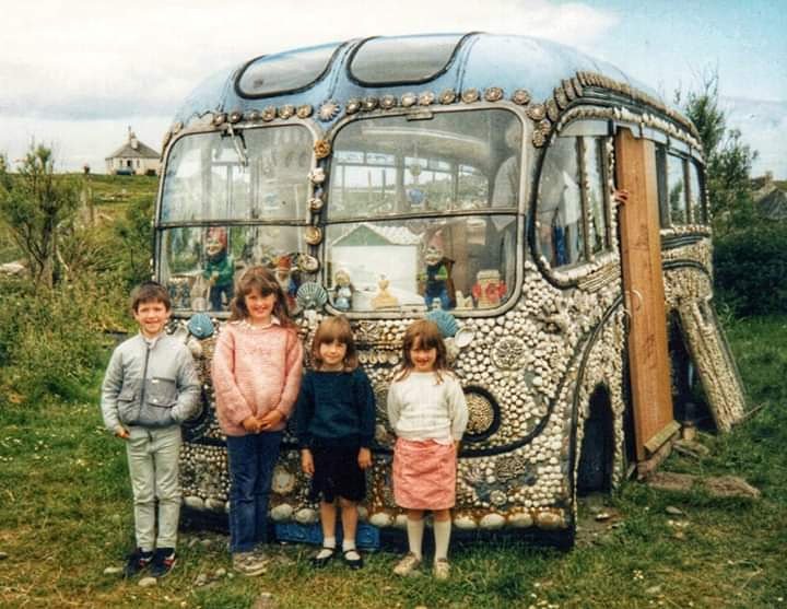 isleofsouthuist's tweet photo. The Shell Bus in Iochdar.
Pic by Mary Ann Macleod, with her nieces and nephews.

Sens your Uist pics to pics@southuist.com

#iochdar #southuist #uist #hebrides https://t.co/Dhi0TbS23h